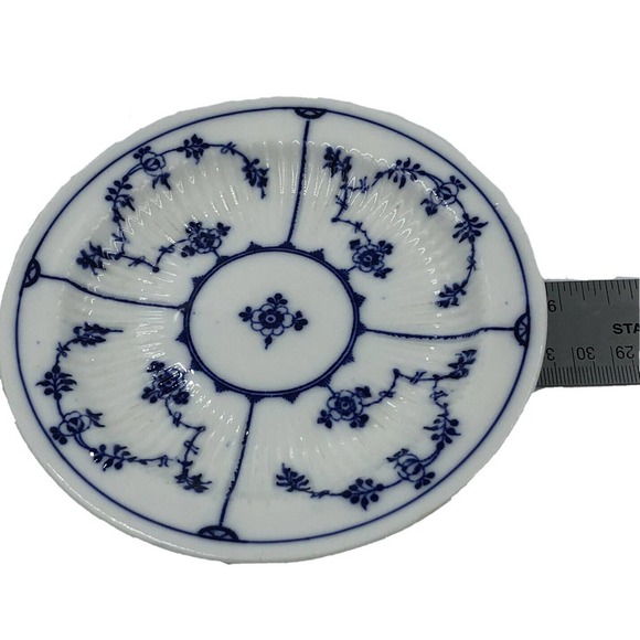 Set Of 2 Minton Saucer Made in England Bone China White Blue Floral Dainty - Picture 6 of 8